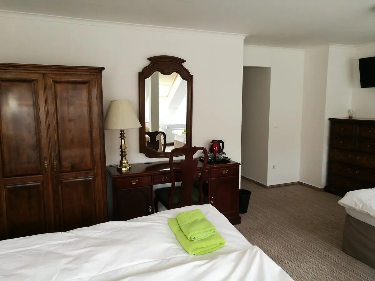 Opera Loft Rooms And Apartments Budapest 3*,