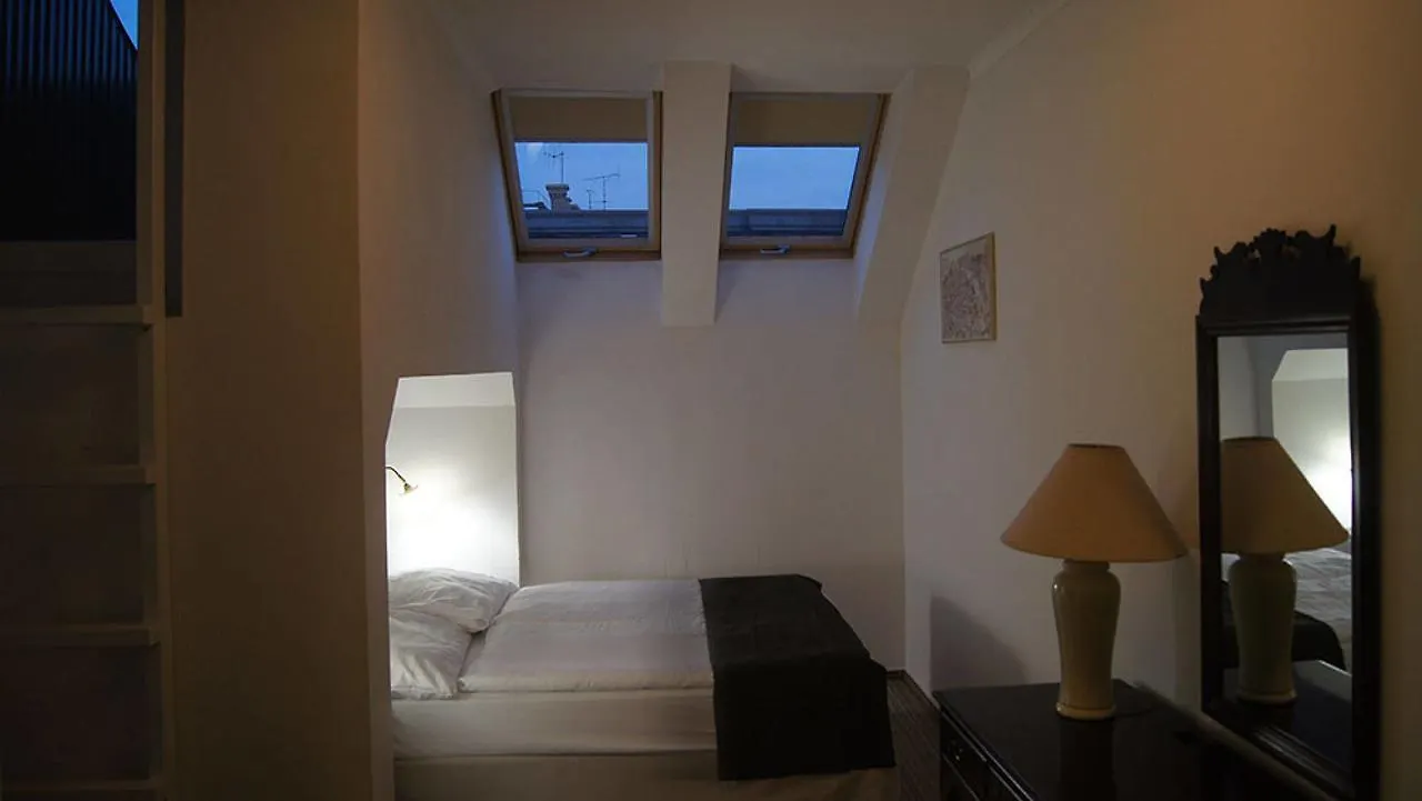 Aparthotel Opera Loft Rooms And Apartments Budapest